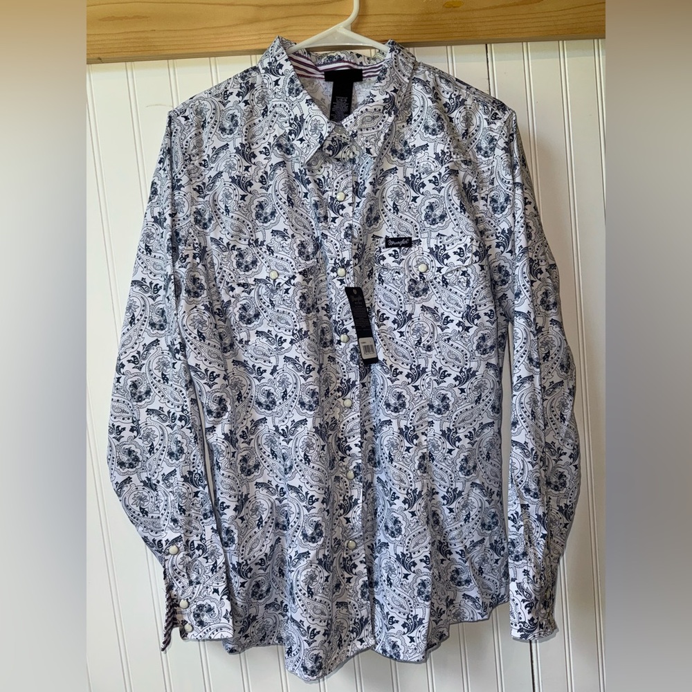 Women’s Wrangler retro button up